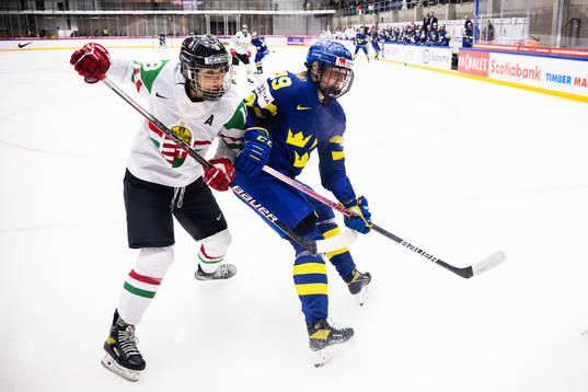 Alexandra Huszak of Hungary and Olivia Carlsson of Sweden