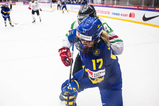 Taylor Baker of Hungary and Sofie Lundin of Sweden