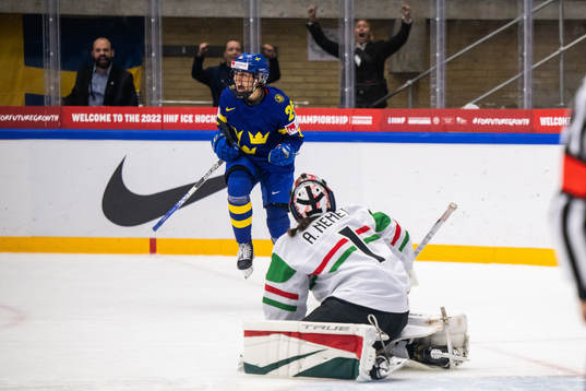 Hanna Olsson of Sweden celebrates