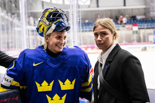 goaltender Ida Boman and Louise Dahl, team manager