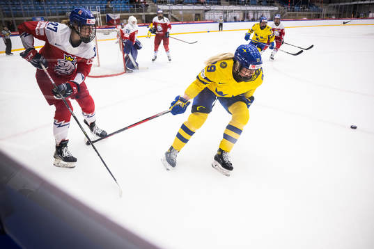 Bläddra bland fler bilder av 2022 IIHF Women's World Championship, day 6, Sweden - Czech Republic