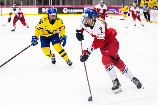 Lina Ljungblom of Sweden and Aneta Tejralova of Czech