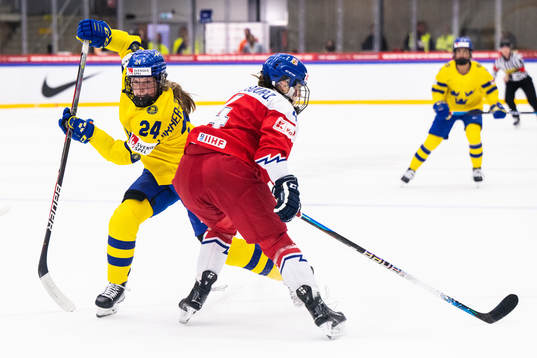 Felizia Wikner-Zienkiewicz of Sweden  and Daniela Pejsova
