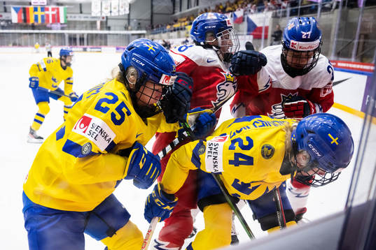 Lina Ljungblom and Felizia Wikner-Zienkiewicz of Sweden