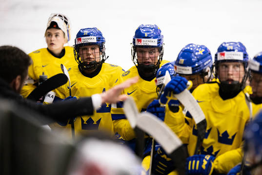 Maja Nylén-Persson and Mira Jungåker of Sweden
