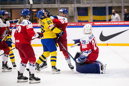 Lina Ljungblom of Sweden and Daniela Pejsova of Czech