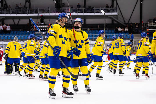 Linnea Johansson and Lina Ljungblom of Sweden
