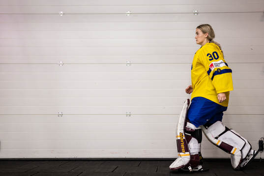 goaltender Emma Söderberg of Sweden