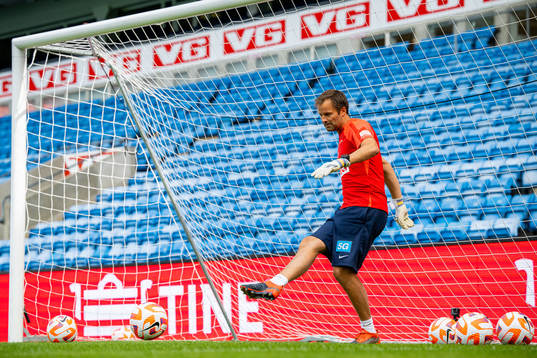 Jon Knudsen, goalkeeper coach of the Norwegian women's