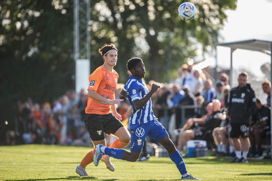 Torns IFs Joakim Engström och IFK Göteborgs Abundance