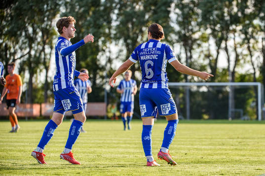 IFK Göteborgs Eman Markovic (h) jublar med Gustaf Norlin