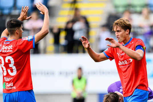 Helsingborgs Thomas Rogne jublar