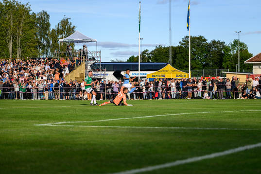 Malmö FFs Romain Gall gör 0-4 på Brålandas Joy Andersson