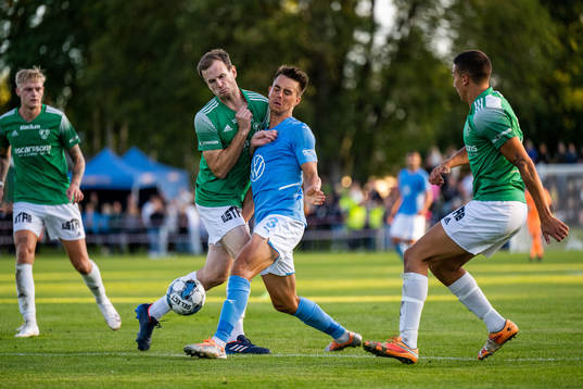 Brålandas Oscar Kristensson och Malmö FFs Jonas Knudsen