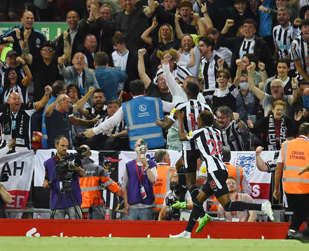 Alexander Isak of Newcastle United celebrates