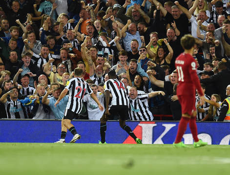 Alexander Isak of Newcastle United celebrates