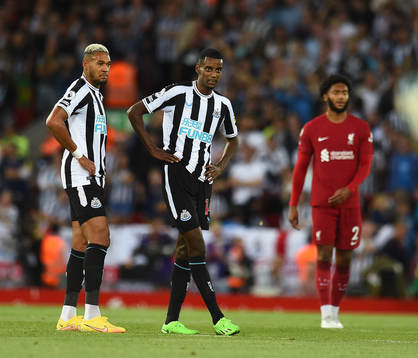 Joelinton and Alexander Isak of Newcastle United celebrates