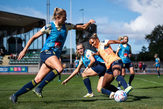 Fridolina Rolfö, Magdalena Eriksson and Madelen Janogy