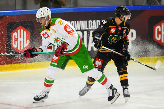 Kim Rosdahl of Rögle and Igor Smal of Katowice