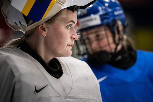 goaltender Emma Söderberg of Sweden at a practice session