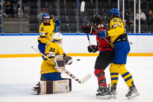 Goaltender Emma Söderberg of Sweden