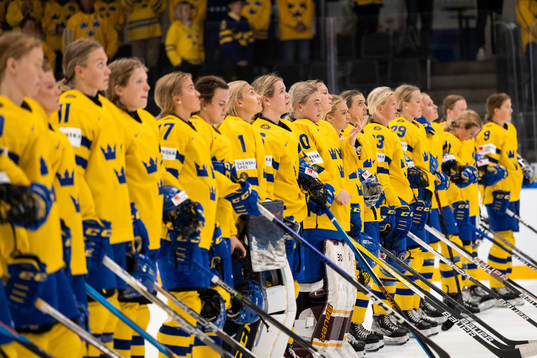 Players of Sweden look dejected
