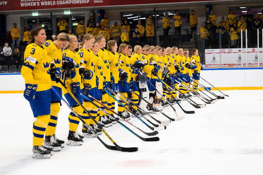 Players of Sweden look dejected