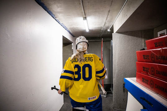 goaltender Emma Söderberg of Sweden