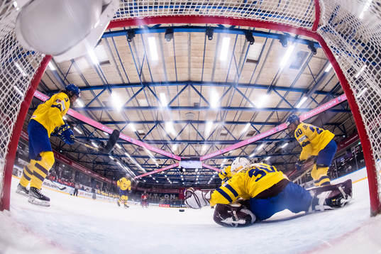 goaltender Emma Söderberg of Sweden