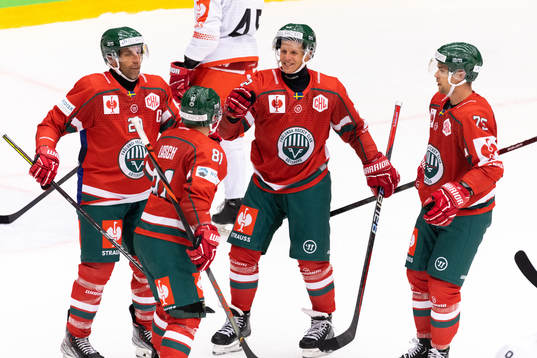 Bläddra bland fler bilder av Ice Hockey, CHL, Frölunda - Mountfield