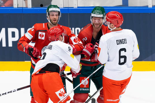 Petteri Lindbohm and Christian Folin of Frölunda and