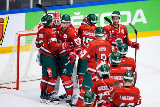 Players of Frölunda celebrates