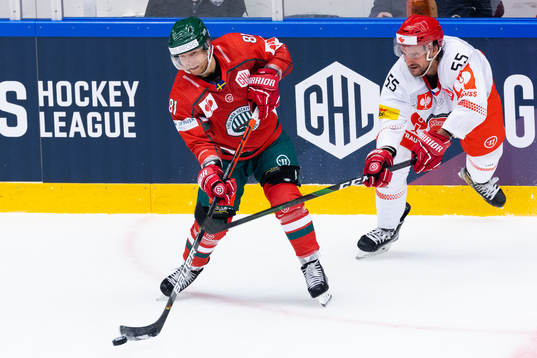 Ryan Lasch of Frölunda and Jeremie Blain of Mountfield