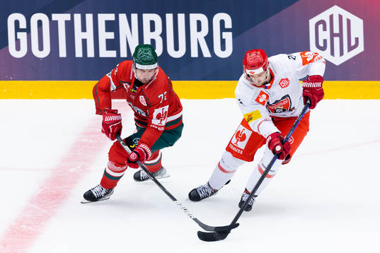 Patrik Carlsson of Frölunda and Christophe Lalancette of