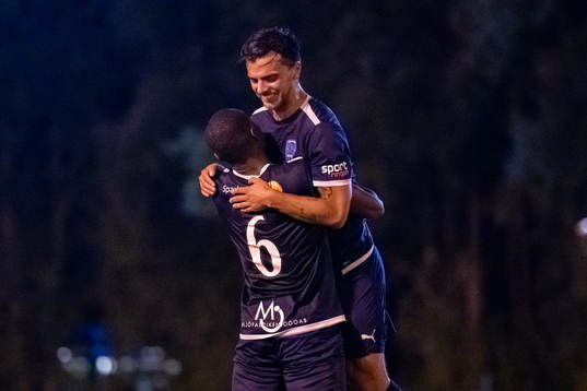 Staffanstorps Martin Silva och Edwin Song Yuh jublar