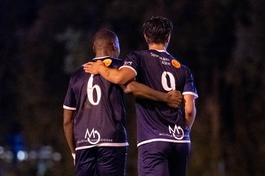 Staffanstorps Martin Silva och Edwin Song Yuh jublar
