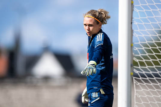 Goalkeeper Jennifer Falk