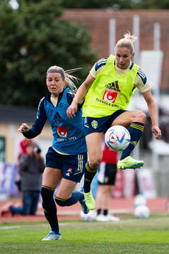 Olivia Schough and Jonna Andersson