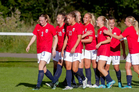 Norges Cathinka Cecilie Friis Tandberg jublar