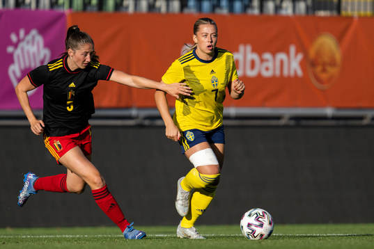 Fran Meersman of Belgium and Cornelia Kapocs of Sweden