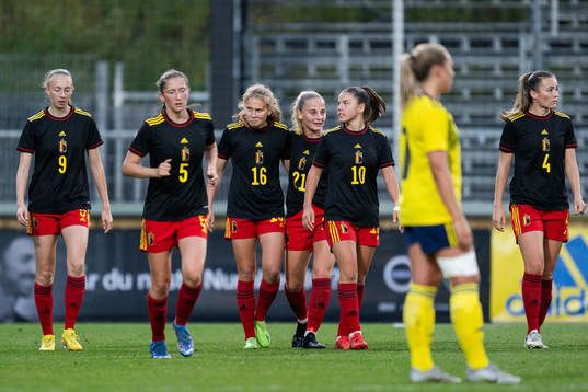 Jarne Teulings, Tess Lameir and Luna Vanzeir of Belgium