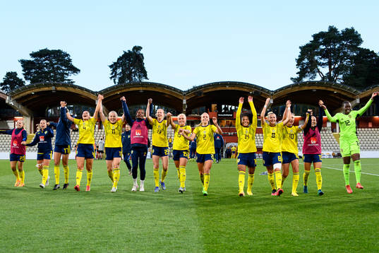 Players of Sweden celebrate