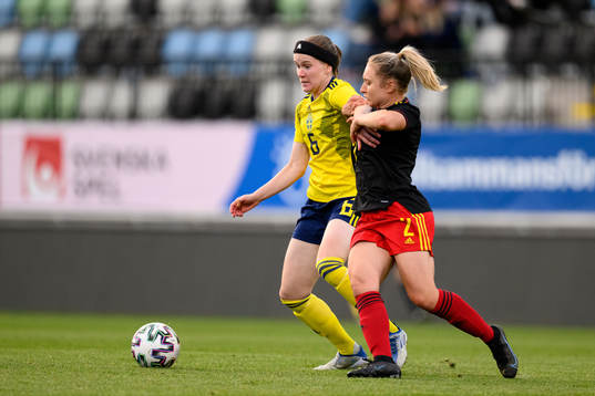 Linn Vickius of Sweden and Gwyneth Vanaenrode of Belgium