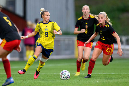 Marika Bergman Lundin of Sweden and Tess Lameir of Belgium