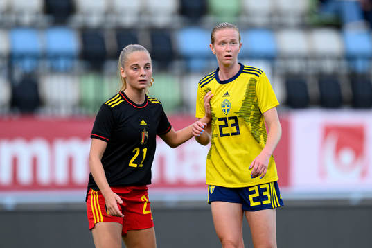 Tess Lameir of Belgium and Emma Östlund of Sweden