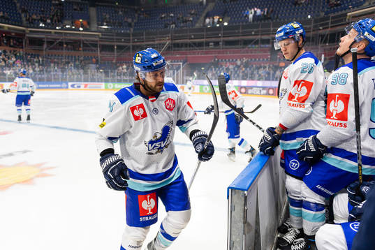 Andrew Desjardins of Villach looks dejected