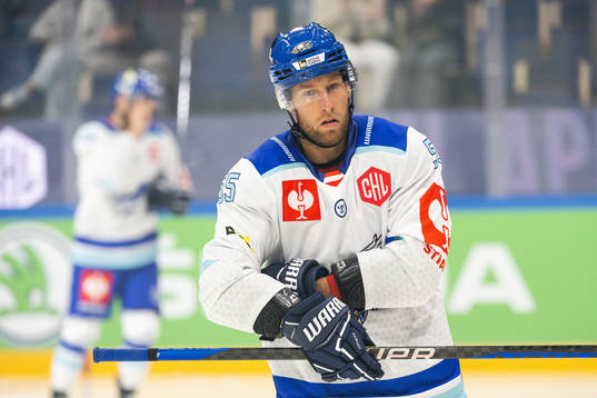 Robert Sabolic of Villach looks dejected