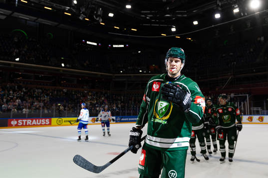 Bläddra bland fler bilder av Ice Hockey, CHL, Färjestad - Villach SV