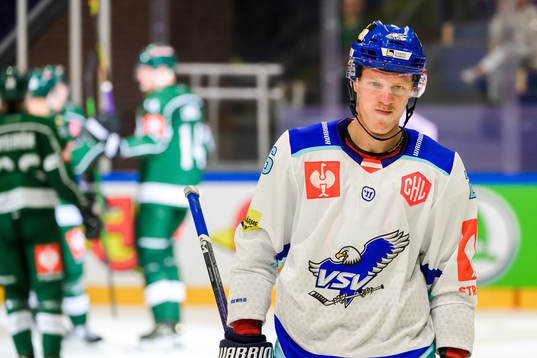 Villachs Dominik Grafenthin looks dejected