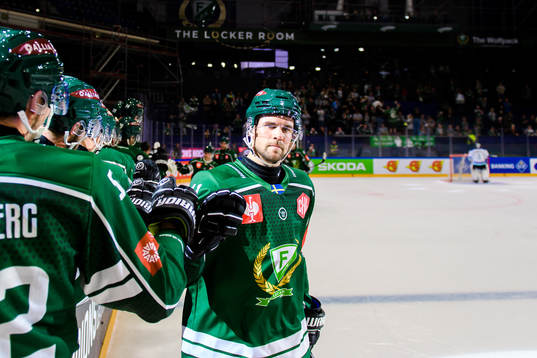 Färjestads Henrik Björklund celebrates